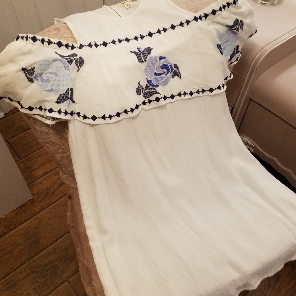 NWT Francesca's Off Shoulder Embroidered Dress